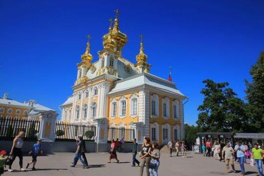 俄罗斯圣彼得堡景点(探索圣彼得堡的美景)