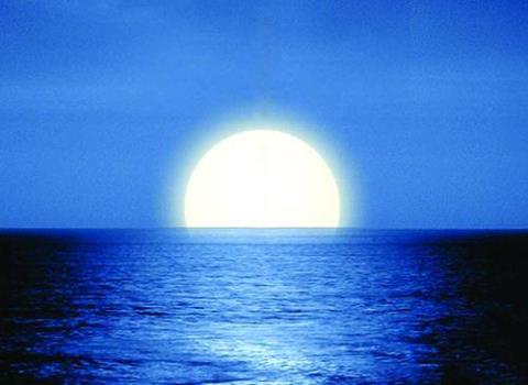 关于海上明月的唯美句子大全 关于海上明月的诗句有哪些