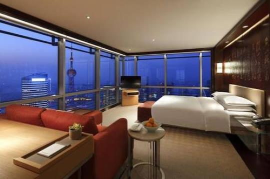 上海外滩茂悦大酒店茂悦江景房和嘉宾轩江景房景观有什么不同？