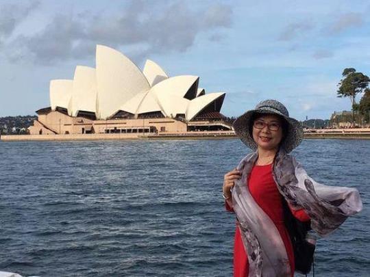 老妈一人去澳大利亚悉尼怎么出境