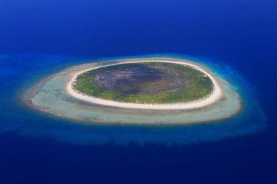 探秘神秘的三沙岛屿（三沙岛屿的自然环境和旅游资源）