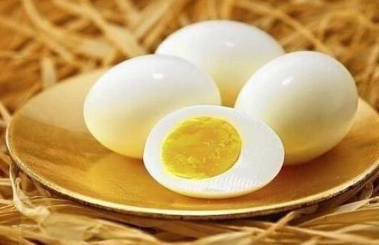 水煮鸭蛋要煮多久才能熟透呢？