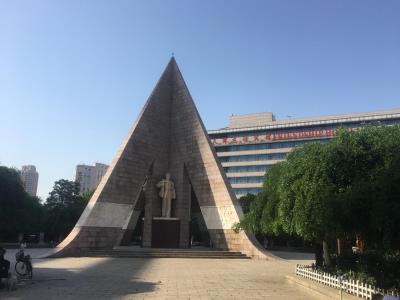 抗震纪念碑