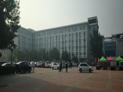 三峡医药高等专科学校-体育广场