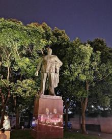 陈毅塑像2