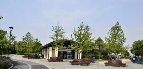 全球通休闲广场