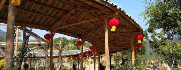 泉水谷漂流度假村