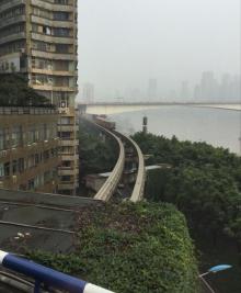 单轨穿楼观景台3