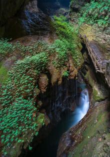 龙水峡地缝3