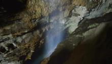 龙水峡地缝18