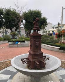 恩尼斯总统前地1