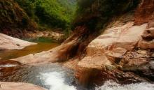卧龙峡风景区6