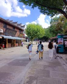 武岭西路商业步行街8