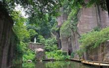 莲花山古采石场遗址2