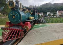 红山村小火车1