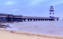 海滨泳场灯塔2