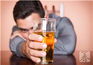 慢性酒精中毒  慢性酒精中毒的主要表现