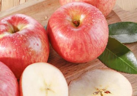 早晨7点苹果最宜食  水果照着时间表吃