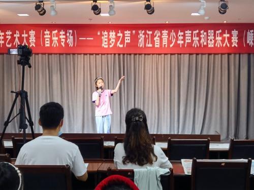 形容青少年朝气蓬勃诗句
