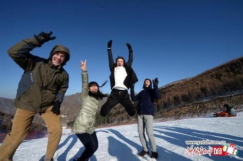 关于雪地撒欢唯美句子大全 雪地里撒欢的歌曲