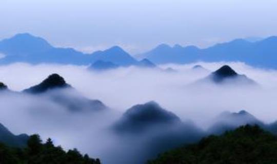 庐山云雾多