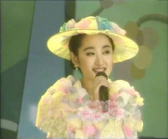 杨钰莹的歌曲茶山情歌现场 杨钰莹歌曲茶山情歌下载