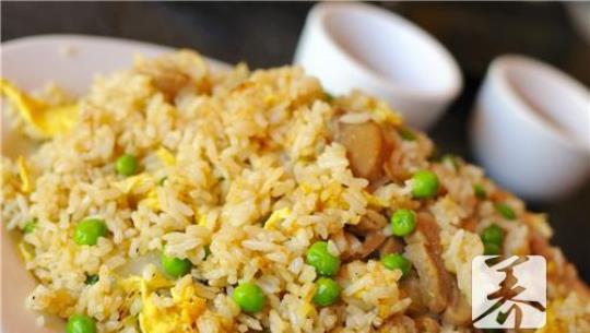 炒饭怎么做好吃 炒饭的做法及配料