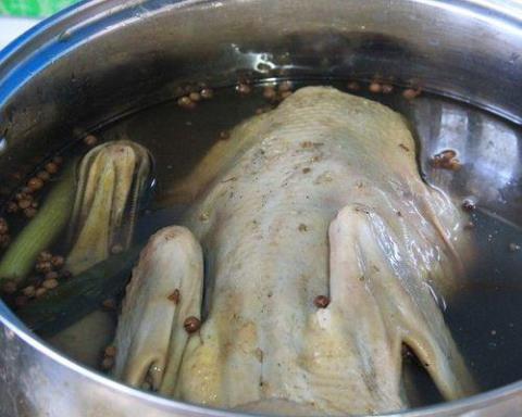 盐水鸭的做法 盐水鸭做法视频教程