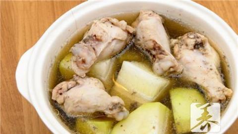 夏日必喝七大“神汤”：丝瓜汤消暑 夏日必喝的饮料