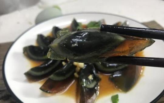 皮蛋怎么去腥味