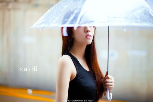 关于漫步在雨中的优美句子大全 漫步的优美句子