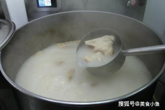 高汤怎么熬成白色的呢