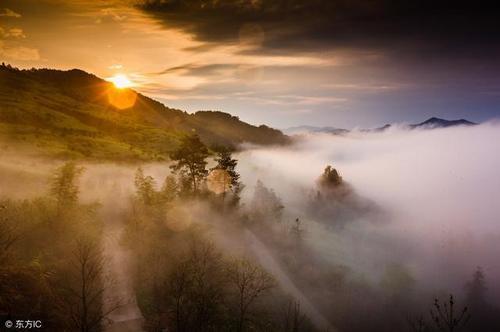 关于形容山高险美的诗句合集(精选) 形容山高路险的说说