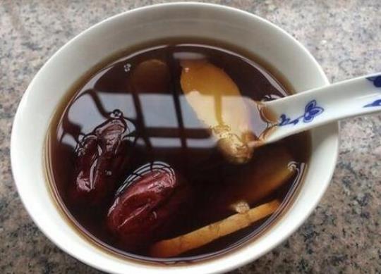 感冒熬姜汤 感冒姜汤的正确做法视频