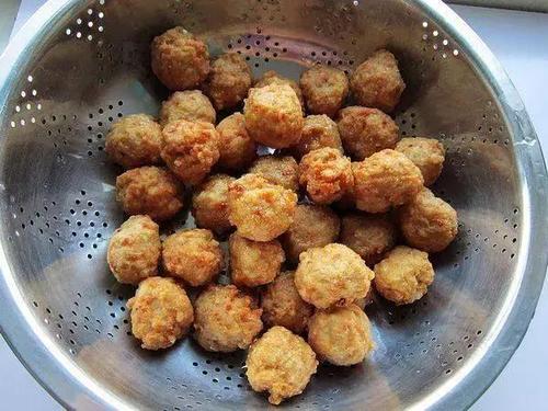 肉丸子怎么做好吃 肉丸子的制作方法和配料视频
