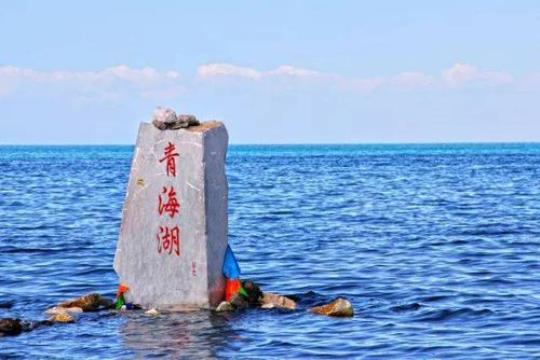 关于形容青海湖美景的诗句合集(精选) 怎样形容青海湖的美景
