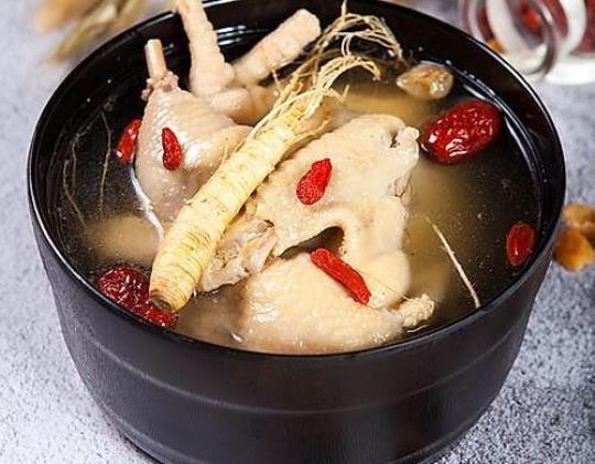 鲜人参煲鸡汤的做法