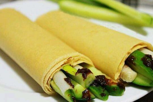 煎饼卷大葱 煎饼大葱什么意思