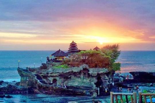 关于介绍巴厘岛的优美句子大全 巴厘岛的介绍