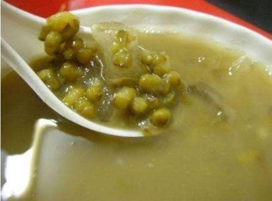 榴莲能和绿豆汤同食吗