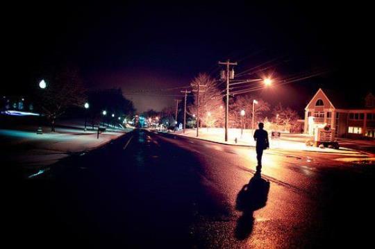 关于行走在夜色中唯美句子大全 行走在夜色中作文