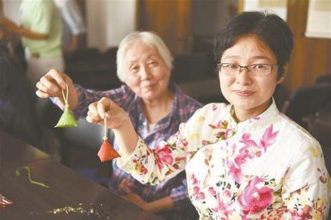关于端午做香包的诗句合集(实用) 关于端午香包的诗词