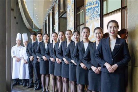 关中汉唐酒店服务员照片(介绍关中汉唐酒店服务员的真实面貌)