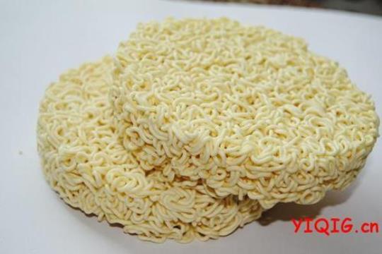 方便面过期一个月还能吃吗？