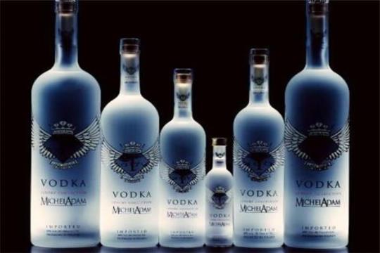 伏特加和白酒哪个烈