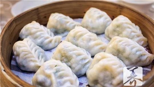 冰冻水饺用热水煮还是冷水煮