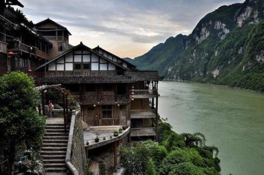 探访酒店乡一个被旅游业改变的小镇