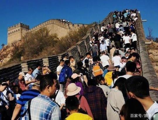 旅游人山人海（如何避开旅游高峰期）