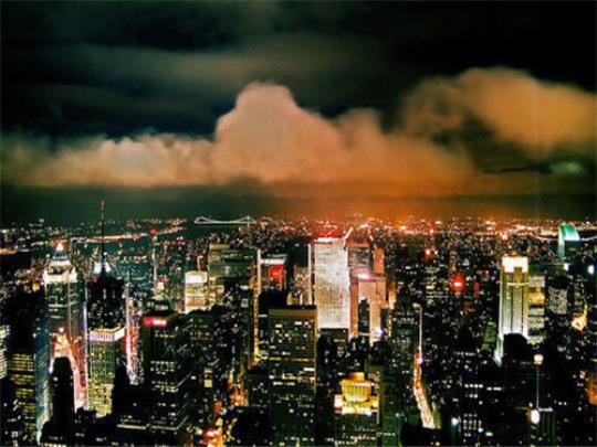 关于描述夜景的英文唯美句子大全 关于校园夜景的描述