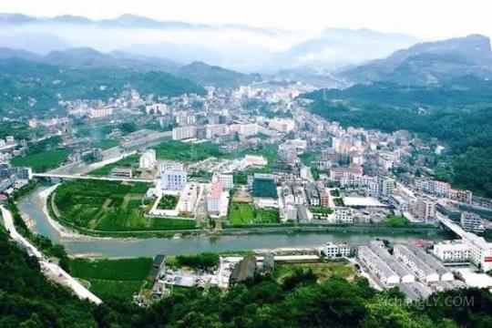 湖北五峰（探秘湖北五峰的自然风光）